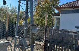 Casă renovată, teren 2400 mp, sat Sarsca