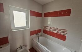 Casa parte din triplex, 80 mp, teren 198 mp, zona Magnolia