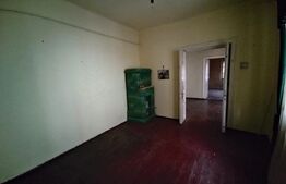 Casa de renovat, 182 mp curte, 100 mp utili, zona Dezrobirii