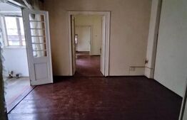 Casa de renovat, 182 mp curte, 100 mp utili, zona Dezrobirii