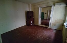 Casa de renovat, 182 mp curte, 100 mp utili, zona Dezrobirii