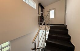 Cabinet medical și apartament 2 camere, 223mp, teren 253mp, zona 1 Mai