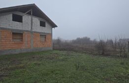 Casa la rosu, P+M, 4 camere, 400 mp teren, Simnicul de Jos