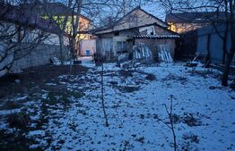 Casa demolabila, 50 mp, teren 327 mp, zona 1 Mai