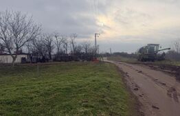 Teren intravilan, 2500 mp, front stradal 30 m, Simnicu de Sus