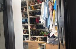 CASA DEOSEBITSA MOBILATA in stil italian ,zona podul VIORELE , teren 280 mp