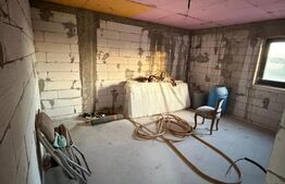 Casa , P+1, TEREN 1000 MP, Pielesti