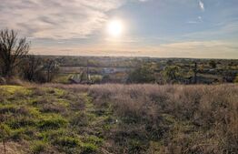 Teren intravilan ,Pielesti, 1835 mp , front 38m.