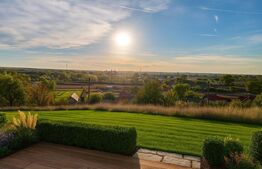 Teren intravilan ,Pielesti, 1835 mp , front 38m.