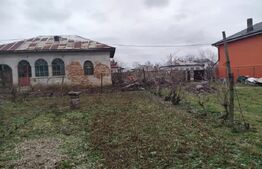 Teren intravilan 1080 mp + casa demolabila Cosoveni 
