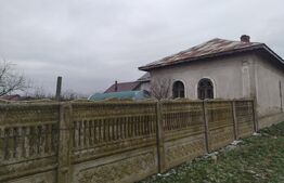 Teren intravilan 1080 mp + casa demolabila Cosoveni 