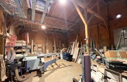 Spatiu comercial, 98 mp si 1100 mp teren, Pielesti