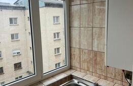 Apartament cu 3 camere, 70 mp, Balș zona Jiu 