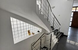 Casa 12 camere, 360 mp, zona centrala