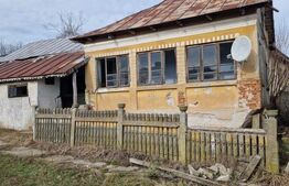 Teren 1528 mp cu casă de vânzare în centrul Gherceștiului — Investiție excelentă