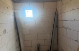 CASA parter, 90 mp utili , teren 560 mp , COSOVENI , POSIBILITATE RATE !!!