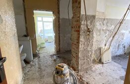 Garsonieră în curs de renovare, 34 mp, zona Centru