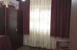 Apartament 3 camere, ultra central, Bals 