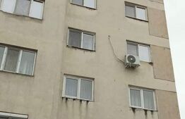 Apartament 3 camere, ultra central, Bals 