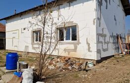 Casă de vânzare P+M, 184 mp – Castranova, Dolj