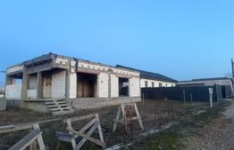 Casa parter, la rosu, 90 mp utili, 404 mp teren, Malu Mare