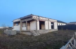 Casa parter, la rosu, 90 mp utili, 404 mp teren, Malu Mare