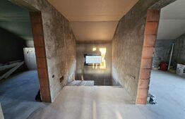 Casa la rosu, P+M, 120 mpu, teren 800 mp, zona Simnicu de sus