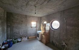 Casa la rosu, P+M, 120 mpu, teren 800 mp, zona Simnicu de sus