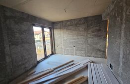 Casa la rosu, P+M, 120 mpu, teren 800 mp, zona Simnicu de sus