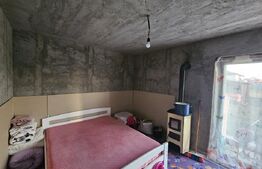 Casa la rosu, P+M, 120 mpu, teren 800 mp, zona Simnicu de sus