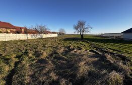 Teren intravilan 2166mp, Preajba