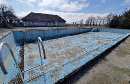 Domeniu boieresc cu conac și lac privat – Pleșoiu, Olt