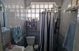  Casă cu teren generos de 872 mp, zona linistita - Craiova, Romanesti