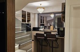 Apartament lux 3 camere decomandat pe 2 etaje,, zona  Rezidentiala Centru