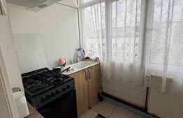 Apartament decomandat, 3 camere, Zona Consul