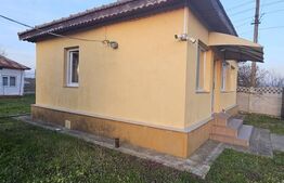 Casa parter, 100 mp utili, 1090 mp teren,  Pielesti 