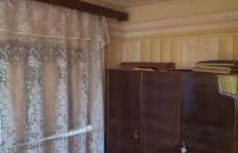 Casa batraneasca 101 mp, teren 6.940 mp in comuna Celaru