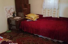 Casa batraneasca 101 mp, teren 6.940 mp in comuna Celaru