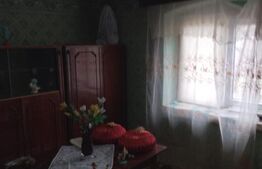 Casa batraneasca 101 mp, teren 6.940 mp in comuna Celaru