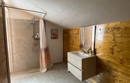Apartament 4 camere decomandat 140mp, Mansarda, zona Consul, Utilitati incluse