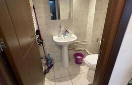 Apartament decomandat, 3 camere, 2 bai, 1 Mai - zona Pelendava