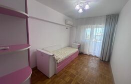 Apartament cu 3 camere, decomandat, centru-Universitate