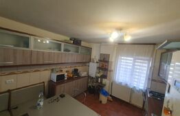 Apartamant decomandat, 4 camere, 90 mp, semicentral 