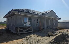 Casa pe parter, 103 mp, 400 mp curte, zona Metro