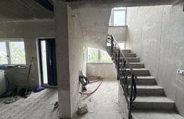 Casa cu Mansarda la gri,  4 camere, 176mp+ 500 mp teren, Bordei