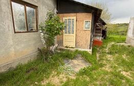 Casa de vanzare ,90 mp constructie ,teren 1400mp ,parcelabil,str Rozelor,Filiasi