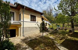  Casă de vacanță, 4200 mp teren, panoramă superbă, sat Godeni–Melinești