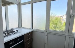 Apartament 3 camere, 68 mp, zona Rovine, Borcanu cu Miere