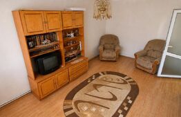 Apartament 3 camere, parter pretabil activitati comerciale, 57 mp, zona Bals