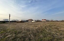 Teren 587 mp, front 17, toate utilitățile, panoramă, Cârcea